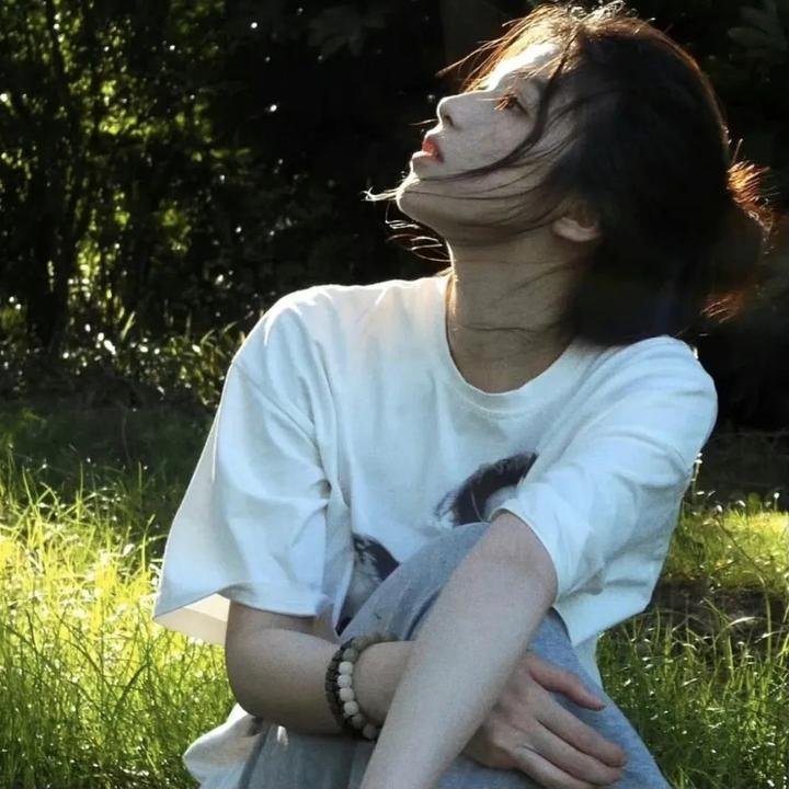 神秘小镇海报